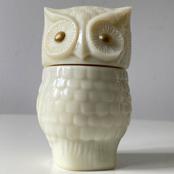 Vintage AVON Milk Glass Cream Owl Satchet Figurine - Picture 11 of 11